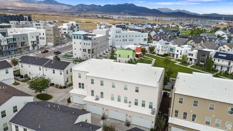 Tiny photo for 5371 W BOWSTRING WAY, South Jordan, UT 84009 (MLS # 2113337)