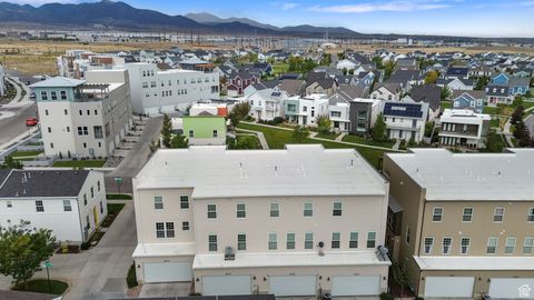 Tiny photo for 5371 W BOWSTRING WAY, South Jordan, UT 84009 (MLS # 2113337)