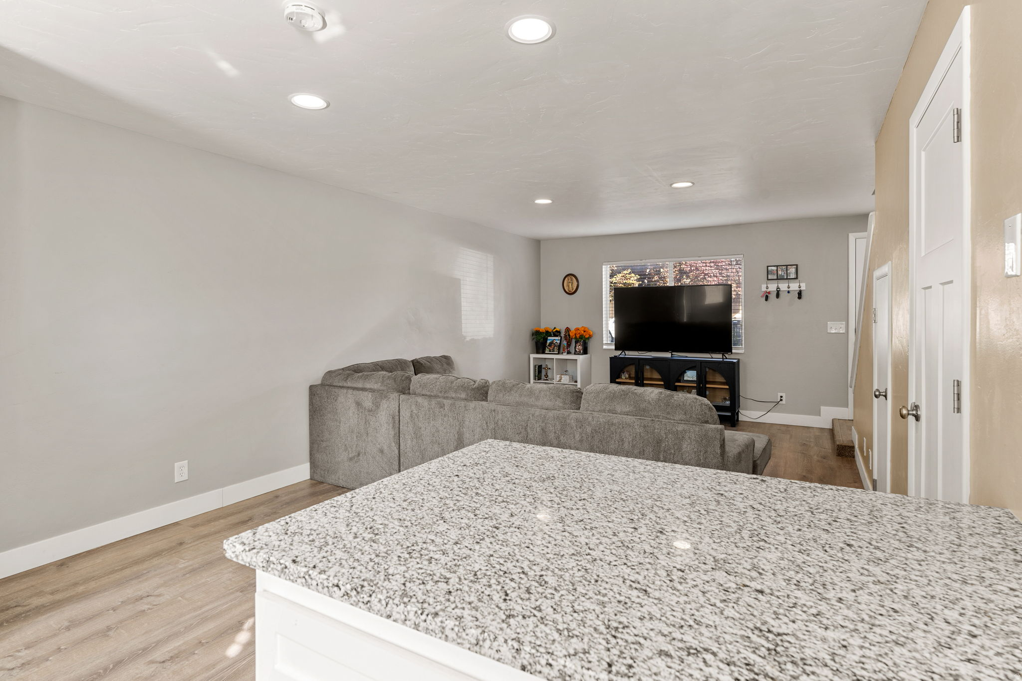 COLOR VIEW TH 1 - Residential