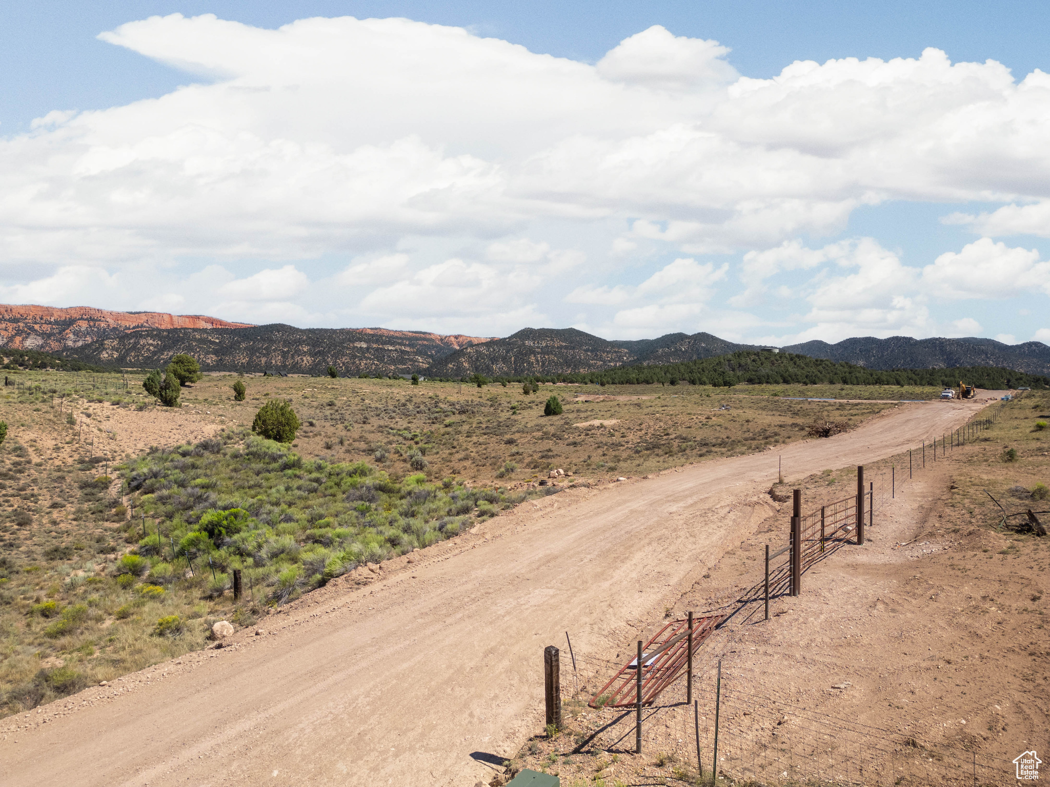 2030 E Elk Run Cir, Hatch, Utah image 5