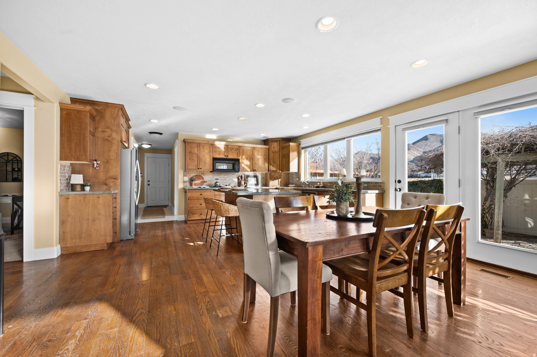 WILLOW LANE - Residential