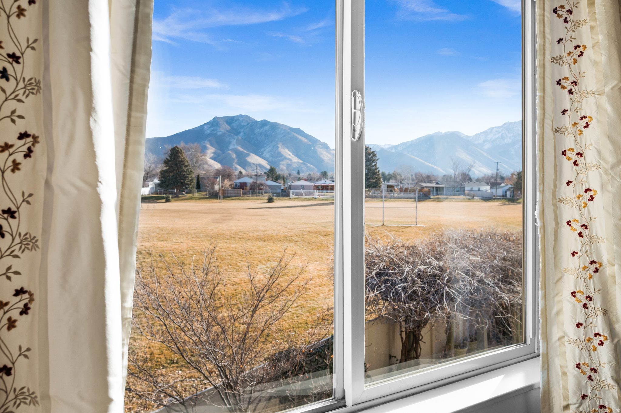 WILLOW LANE - Residential