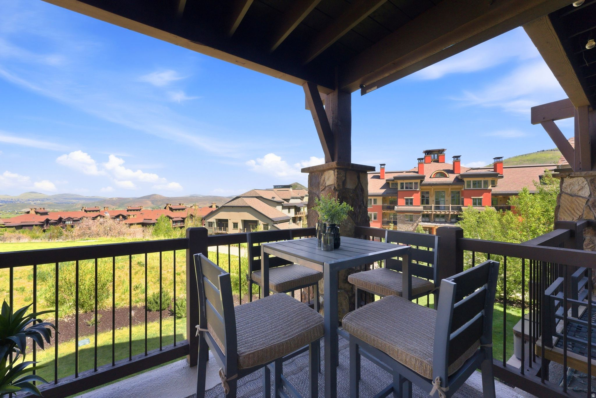 FAIRWAY SPRINGS SKI & GOLF VILLAS CONDO - Residential