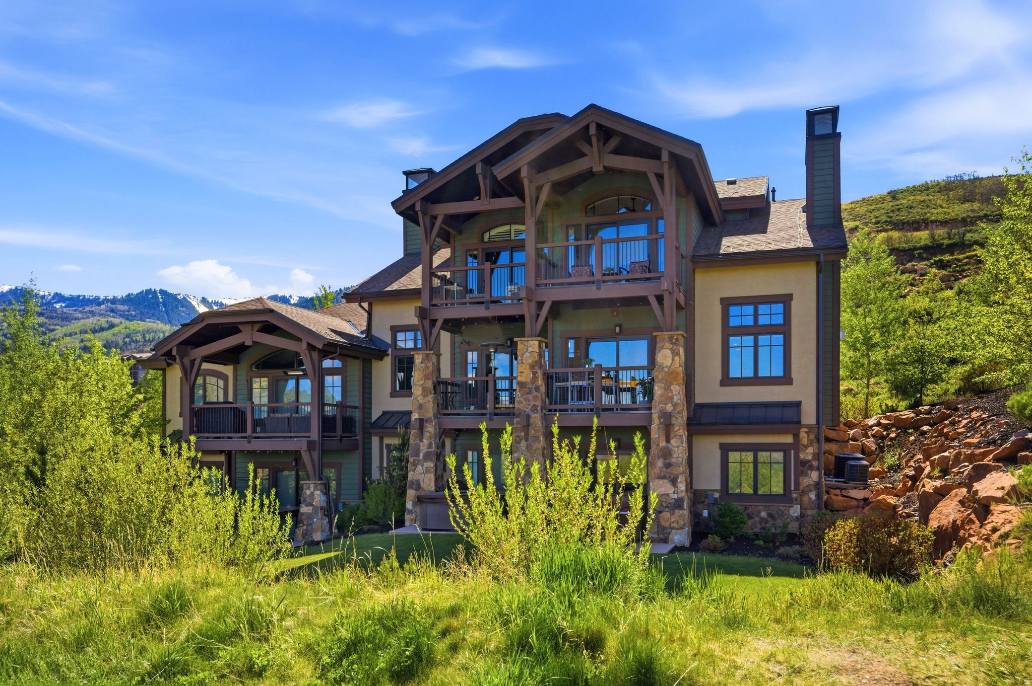FAIRWAY SPRINGS SKI & GOLF VILLAS CONDO - Residential