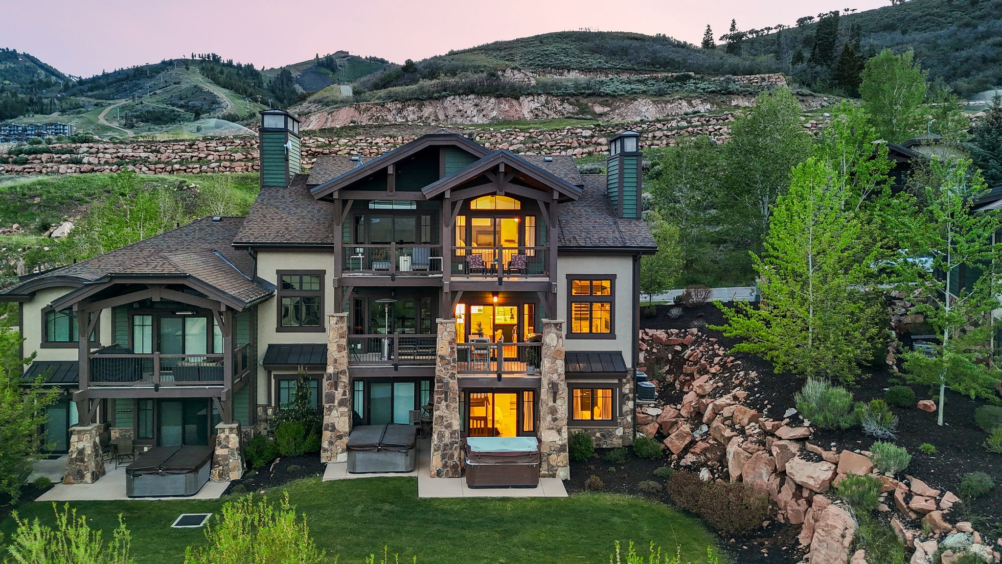 FAIRWAY SPRINGS SKI & GOLF VILLAS CONDO - Residential