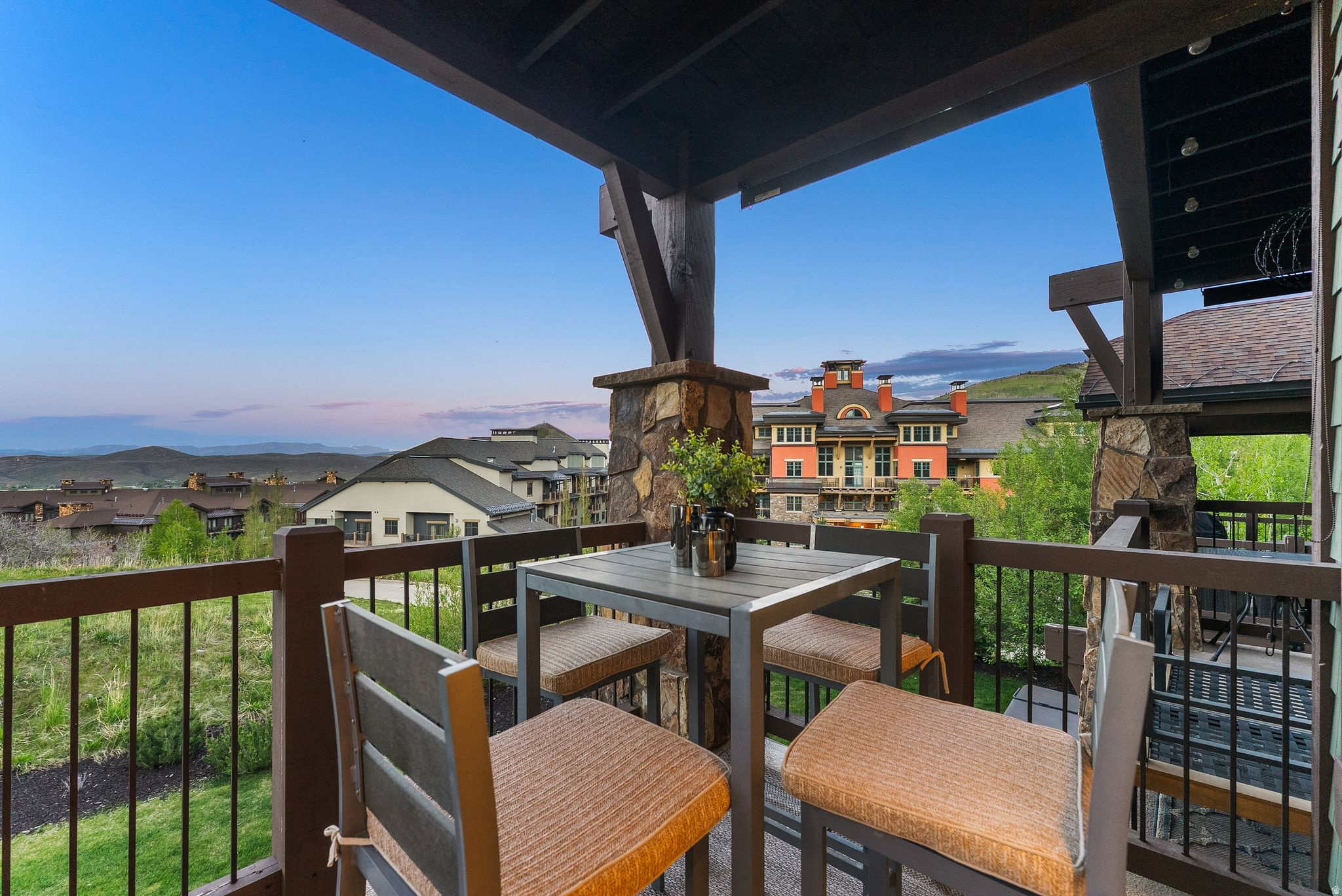 FAIRWAY SPRINGS SKI & GOLF VILLAS CONDO - Residential