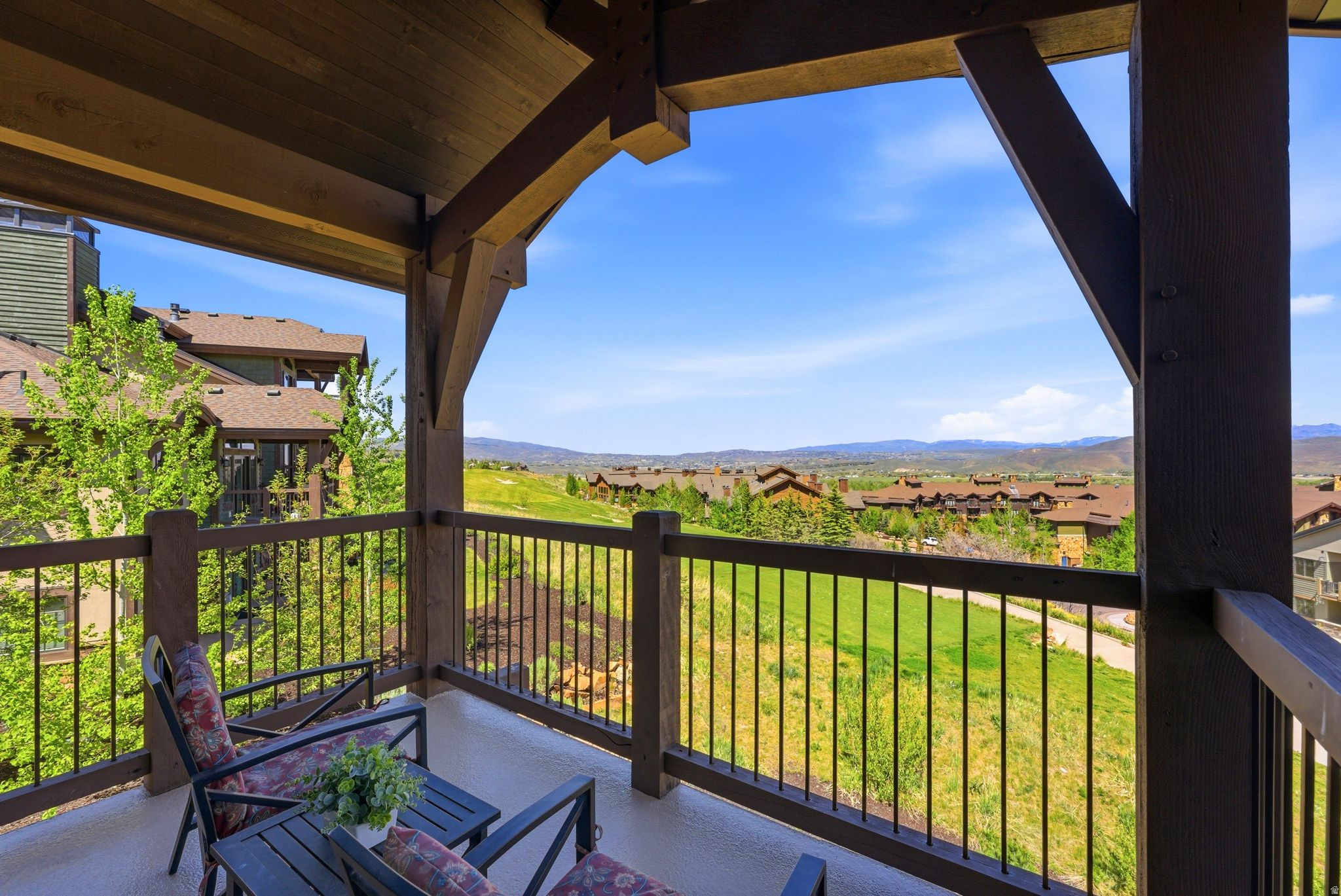 FAIRWAY SPRINGS SKI & GOLF VILLAS CONDO - Residential