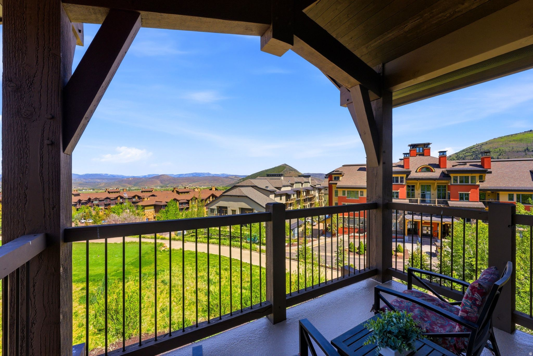 FAIRWAY SPRINGS SKI & GOLF VILLAS CONDO - Residential