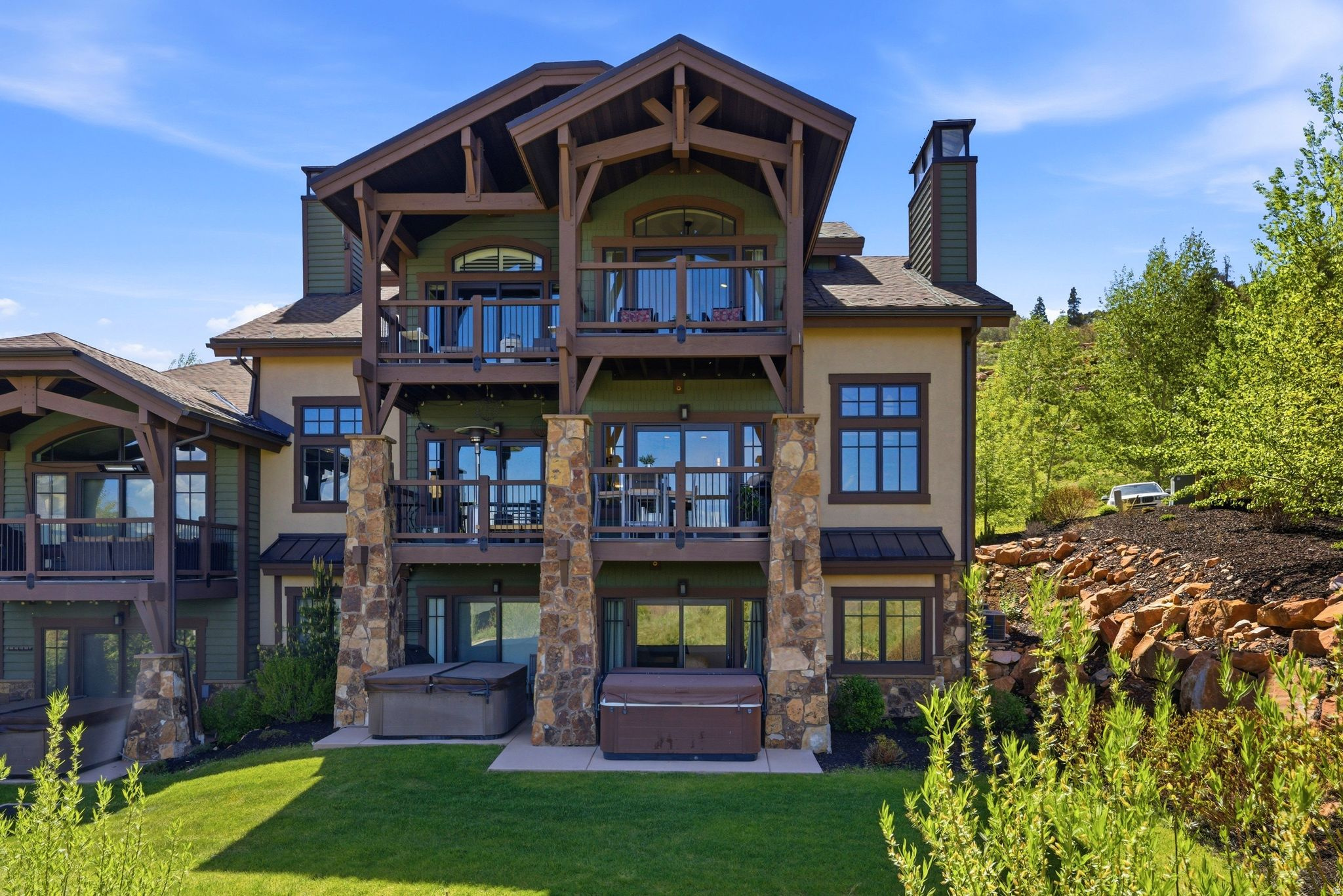 FAIRWAY SPRINGS SKI & GOLF VILLAS CONDO - Residential