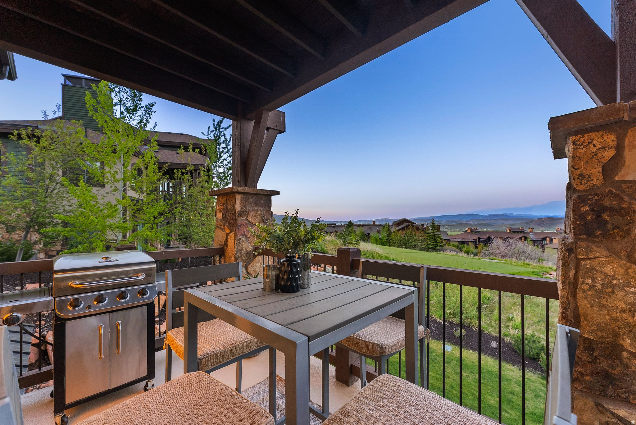 FAIRWAY SPRINGS SKI & GOLF VILLAS CONDO - Residential