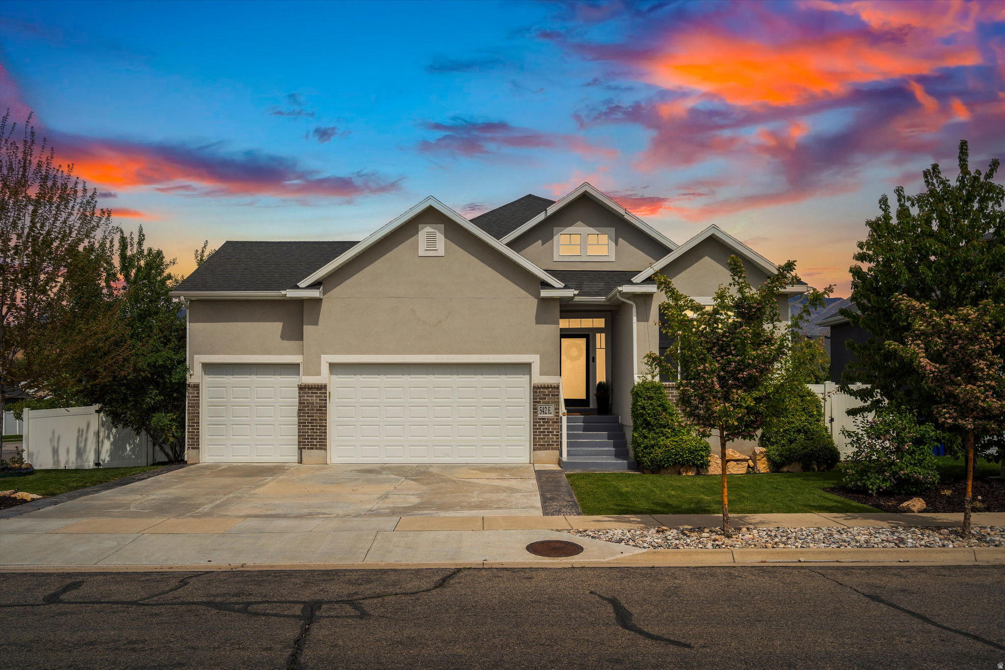 CANYON MEADOWS - Residential