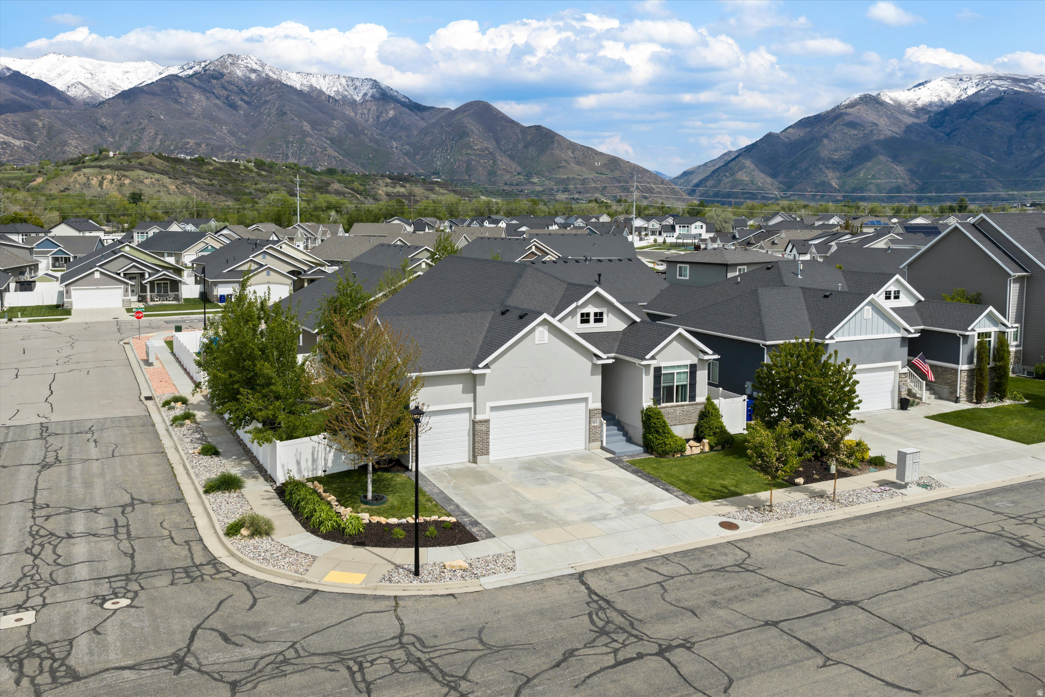 CANYON MEADOWS - Residential