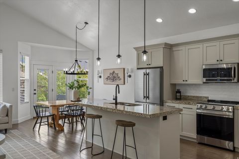 Tiny photo for 542 E PETERSEN PKWY S, South Weber, UT 84405 (MLS # 2154462)