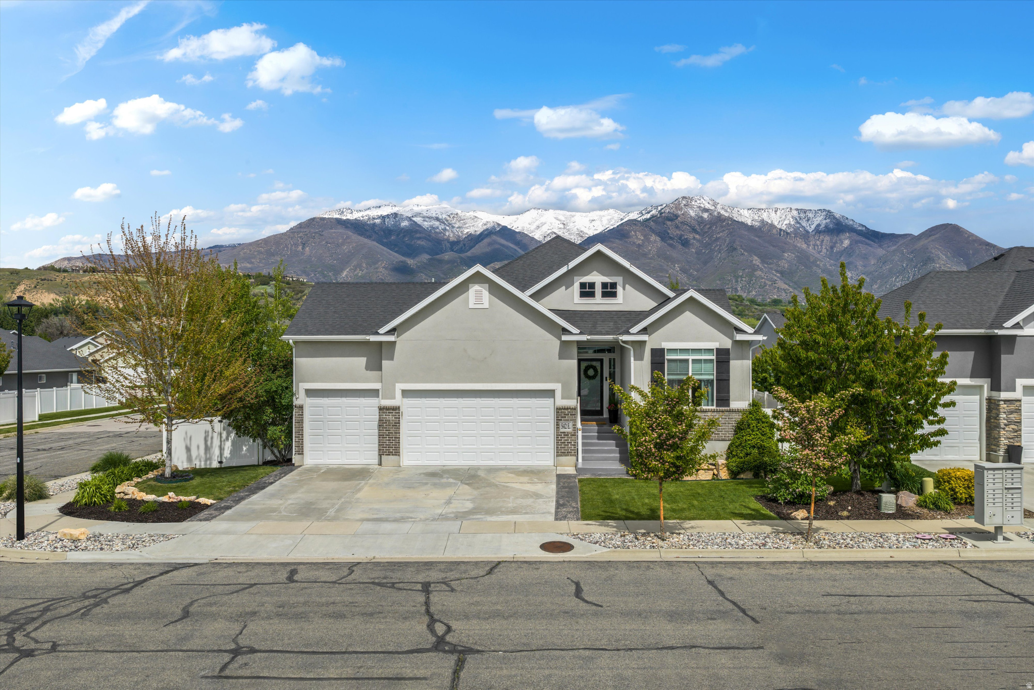 CANYON MEADOWS - Residential