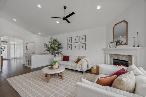 Tiny photo for 542 E PETERSEN PKWY S, South Weber, UT 84405 (MLS # 2154462)