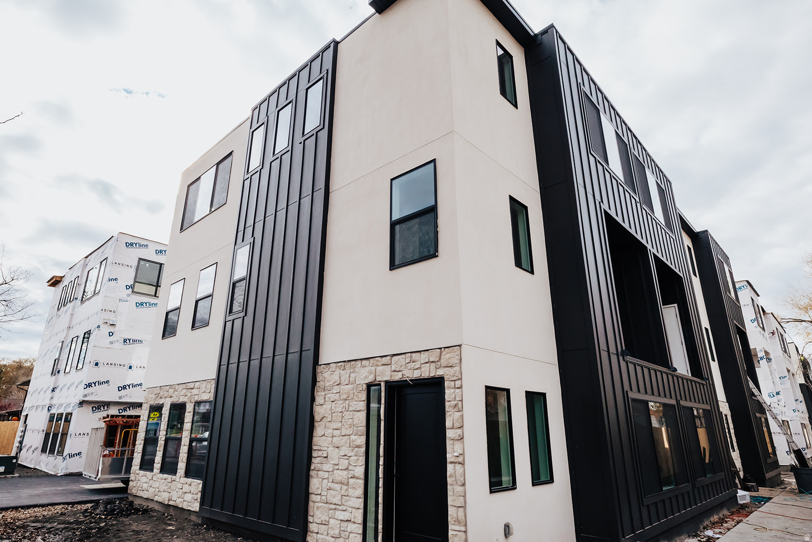 RESIDENTS ON 9TH - Residential