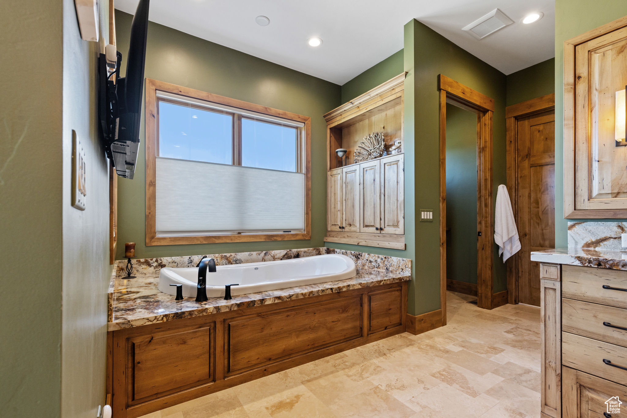 THE HIGHLANDS AT WOLF CREEK - Residential