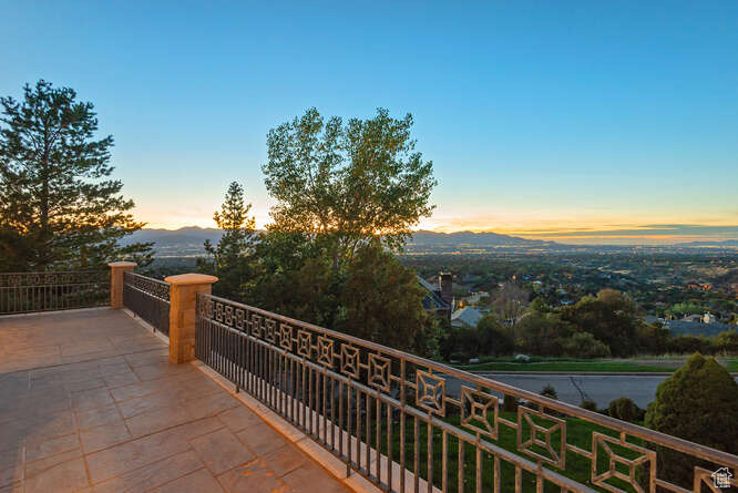 Sandy, Utah 84092, United States, 5 Bedrooms Bedrooms, ,6 BathroomsBathrooms,Residential,Active,224674