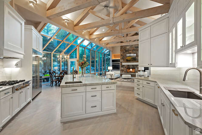 Sandy, Utah 84092, United States, 5 Bedrooms Bedrooms, ,6 BathroomsBathrooms,Residential,Active,224674