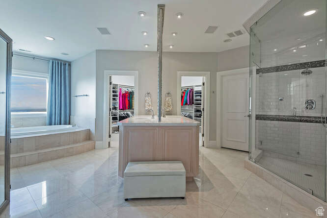 Sandy, Utah 84092, United States, 5 Bedrooms Bedrooms, ,6 BathroomsBathrooms,Residential,Active,224674