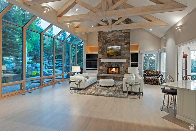 Sandy, Utah 84092, United States, 5 Bedrooms Bedrooms, ,6 BathroomsBathrooms,Residential,Active,224674