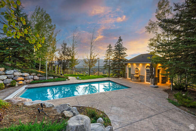 Sandy, Utah 84092, United States, 5 Bedrooms Bedrooms, ,6 BathroomsBathrooms,Residential,Active,224674