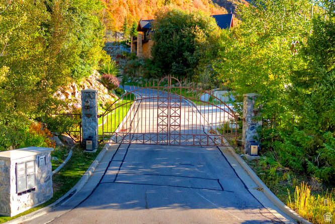 Sandy, Utah 84092, United States, 5 Bedrooms Bedrooms, ,6 BathroomsBathrooms,Residential,Active,224674