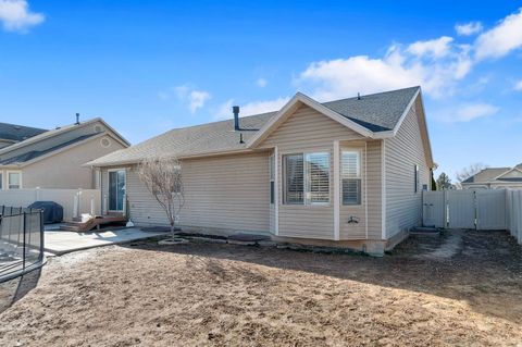 Tiny photo for 1398 N 2475 W, Clinton, UT 84015 (MLS # 2132491)