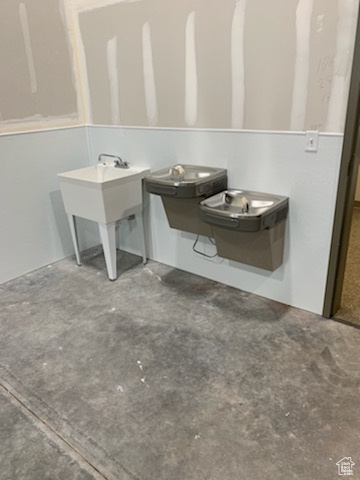 NORTHSHORE CORPORATION CENTER - Commercial Lease