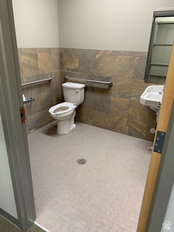 NORTHSHORE CORPORATION CENTER - Commercial Lease