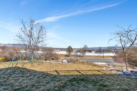 Tiny photo for 4886 W BOULDERMEADOW DR S, Herriman, UT 84096 (MLS # 2144678)
