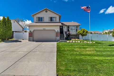 Photo of 6688 S DUCHESS ST W, West Jordan, UT 84081 (MLS # 2151095)