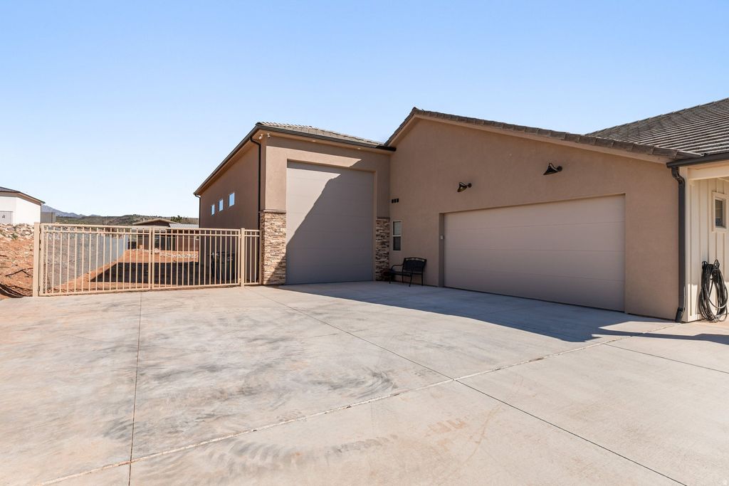 Photo of 346 W CENTER ST, Toquerville, UT 84774 (MLS # 2143749)
