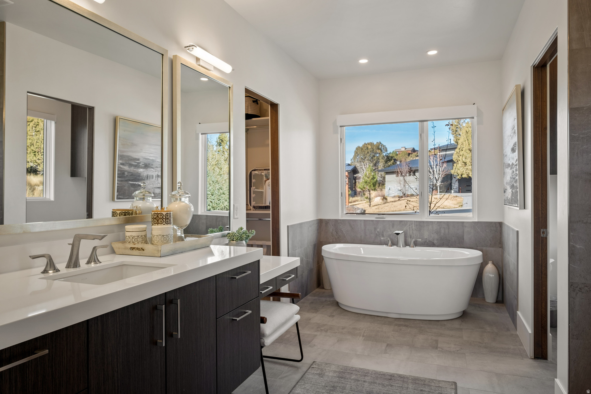 RED LEDGES - Residential