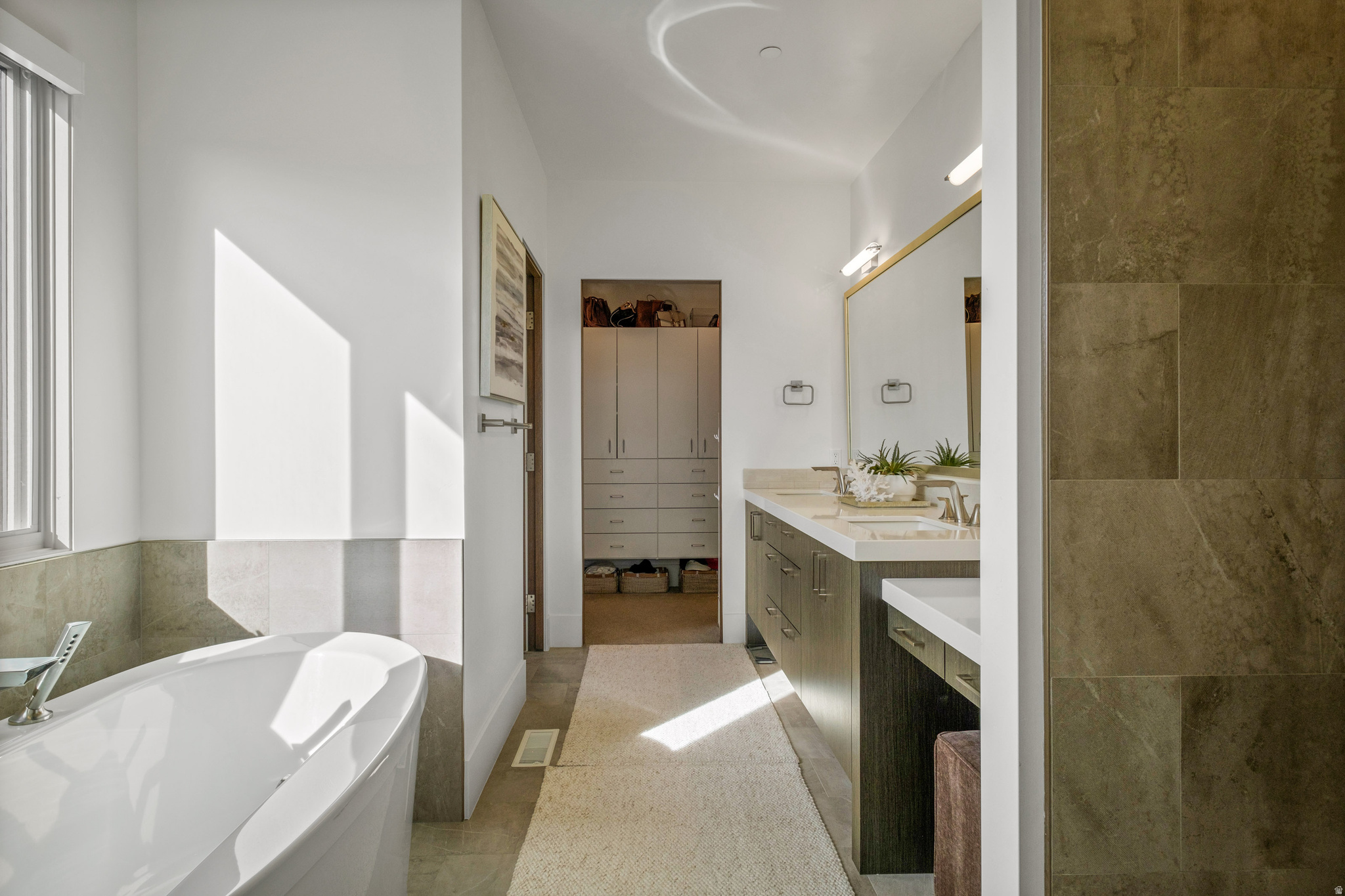 RED LEDGES - Residential