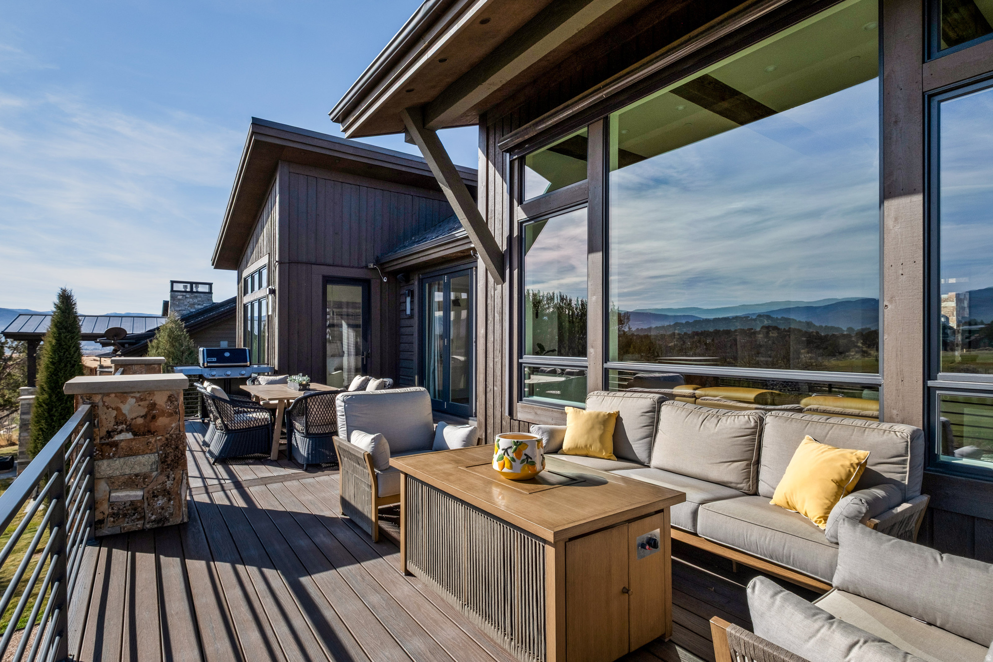 RED LEDGES - Residential