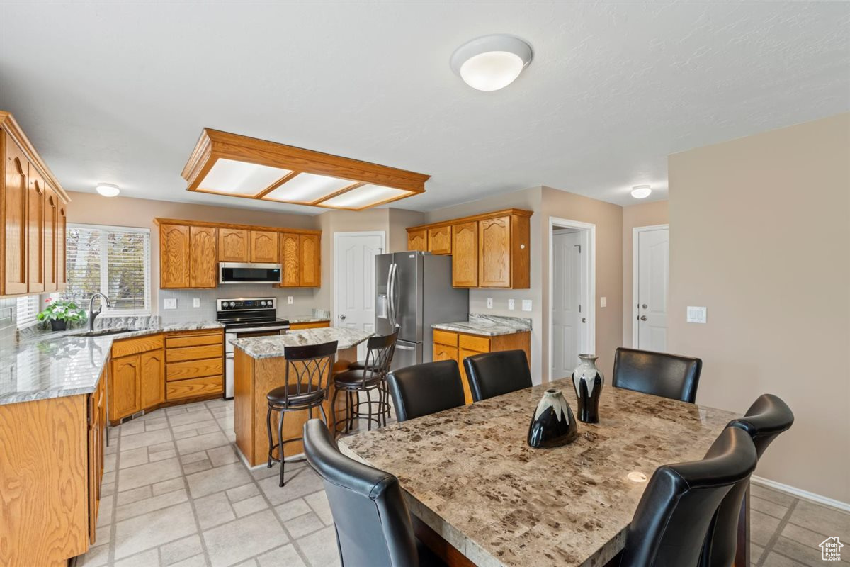 4546 W Copper Pot Ln, West Jordan, Utah image 13