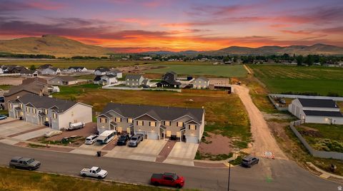Photo of 85 E LEGACY DR, Franklin, ID 83237 (MLS # 2169902)