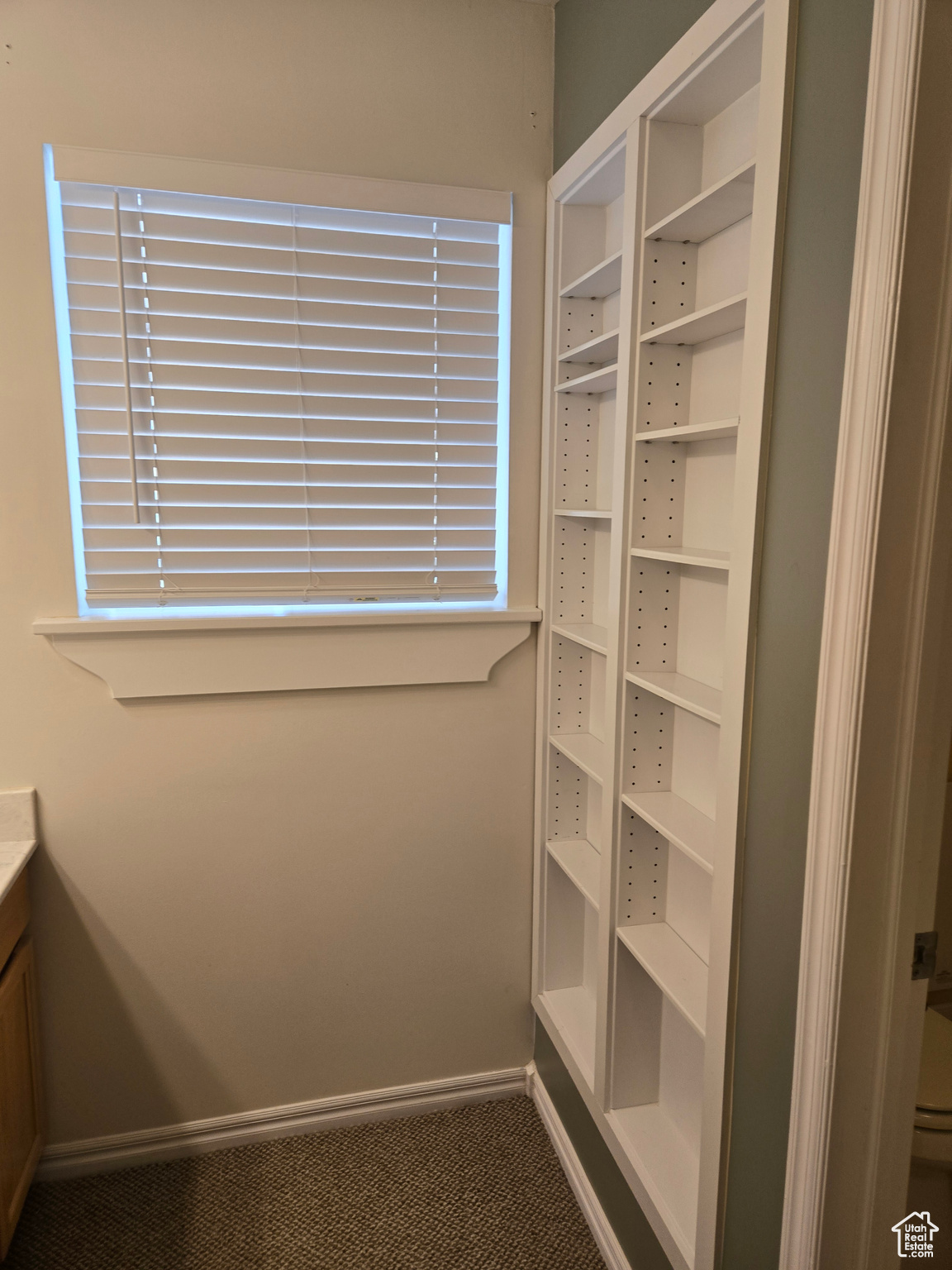 COUNTRY MEADOW - Residential