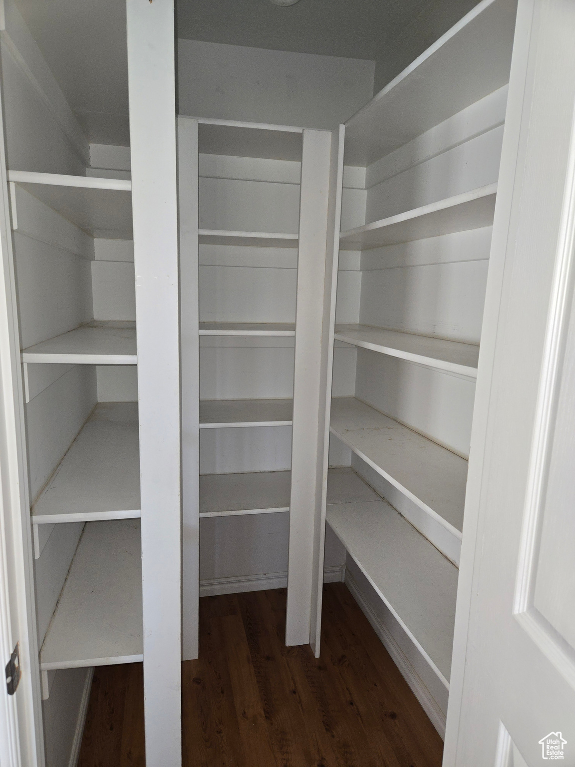 COUNTRY MEADOW - Residential