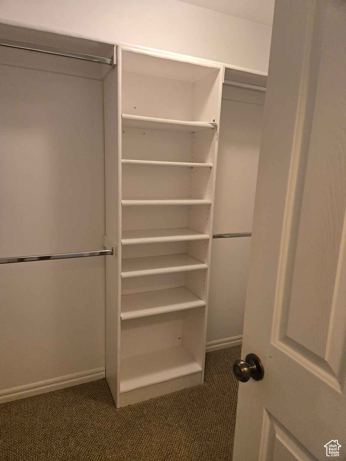 COUNTRY MEADOW - Residential