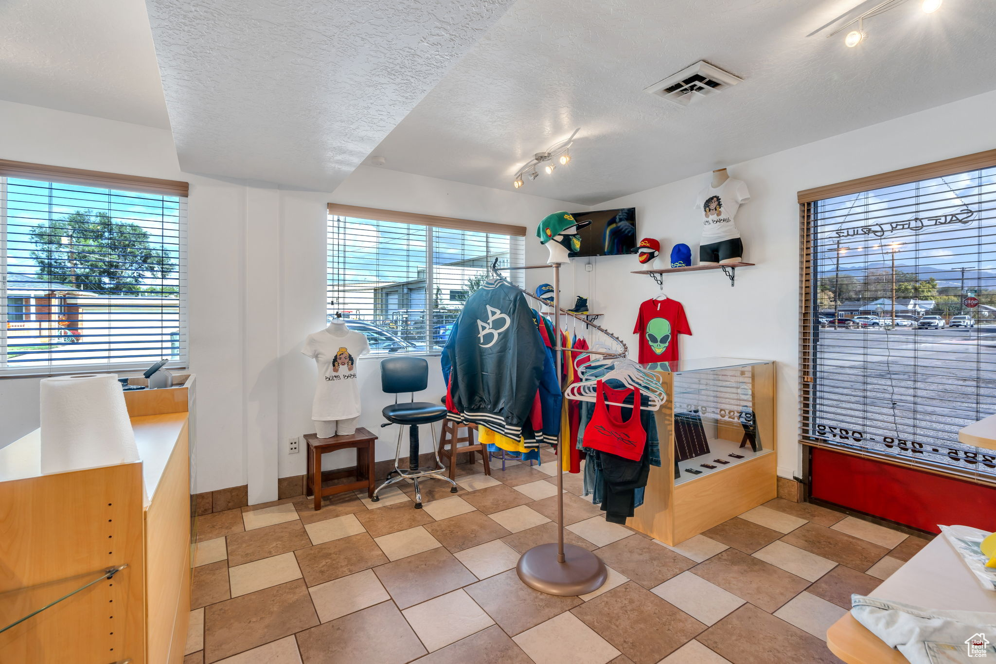 PARK - Commercial Sale