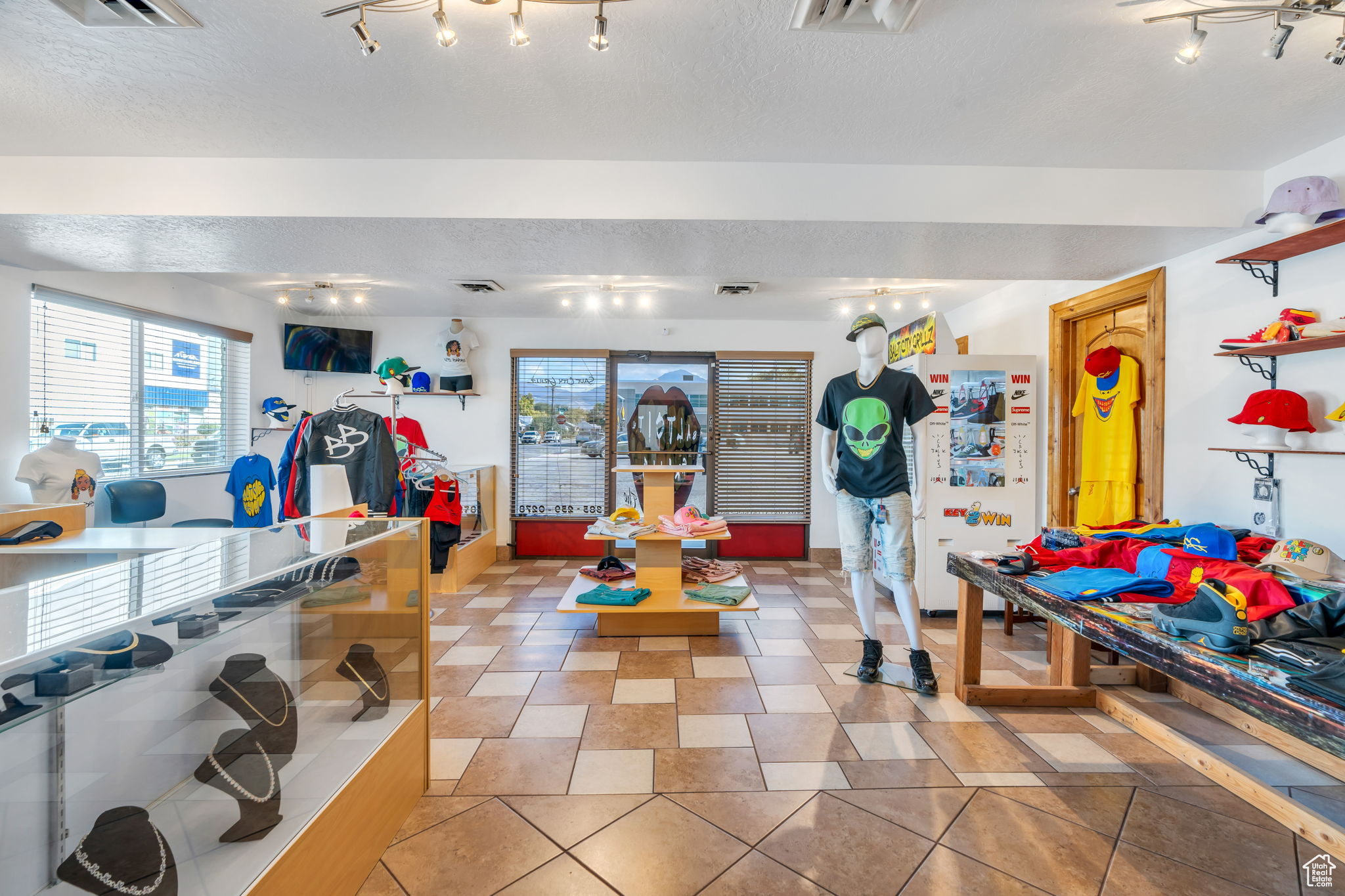 PARK - Commercial Sale