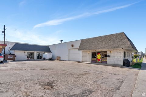 Photo of 17 W SUNSET AVE, South Salt Lake, UT 84115 (MLS # 2116613)