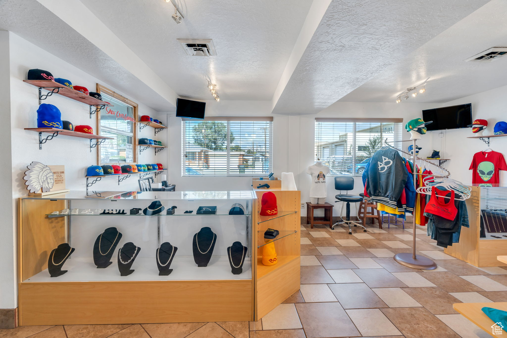 PARK - Commercial Sale