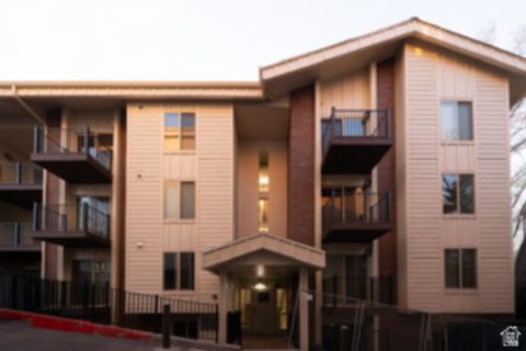 Photo of 1032 E 400 S #602 B, Salt Lake City, UT 84102 (MLS # 2143024)