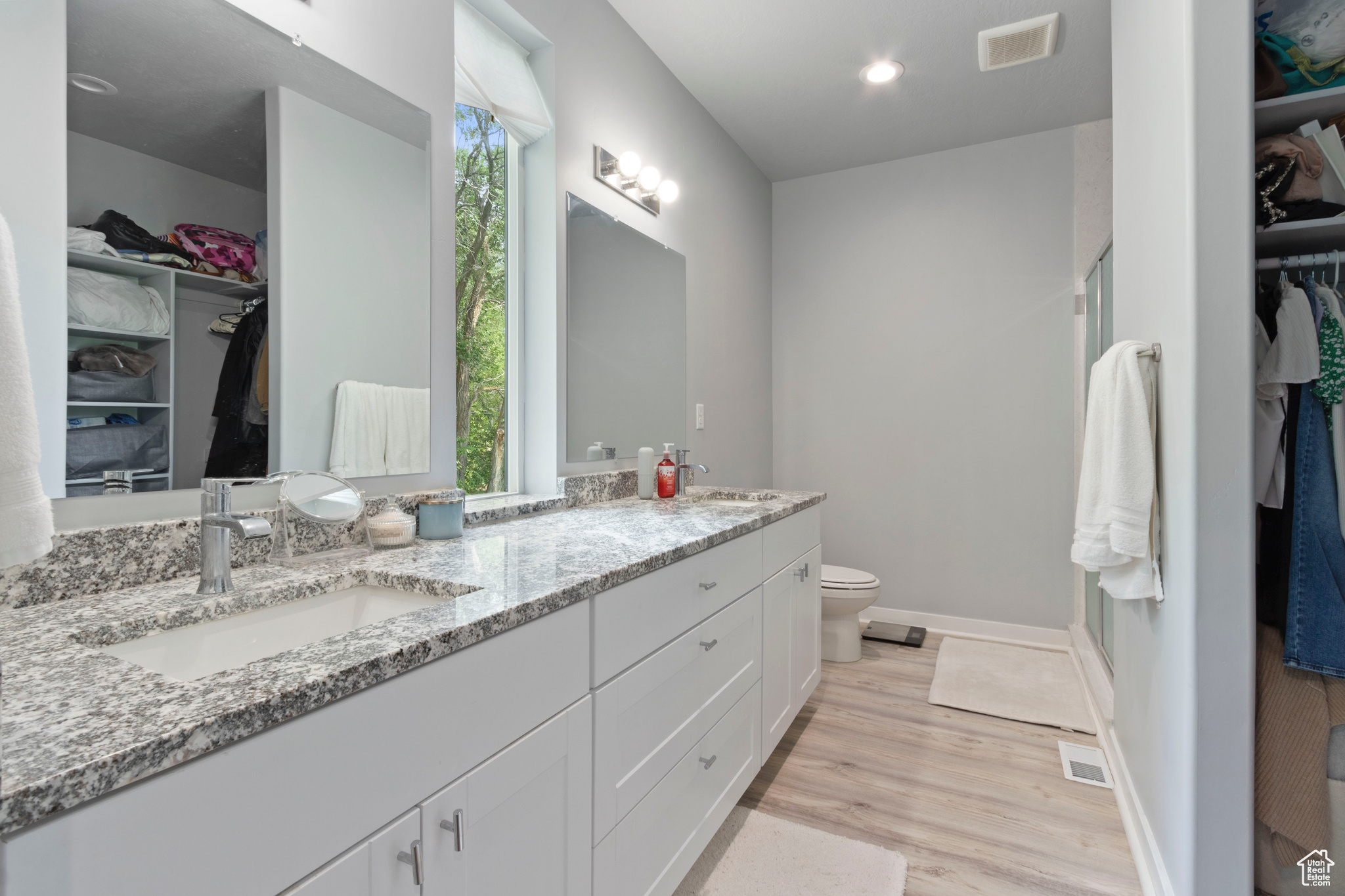 LINCOLN TOWNHOMES - Residential