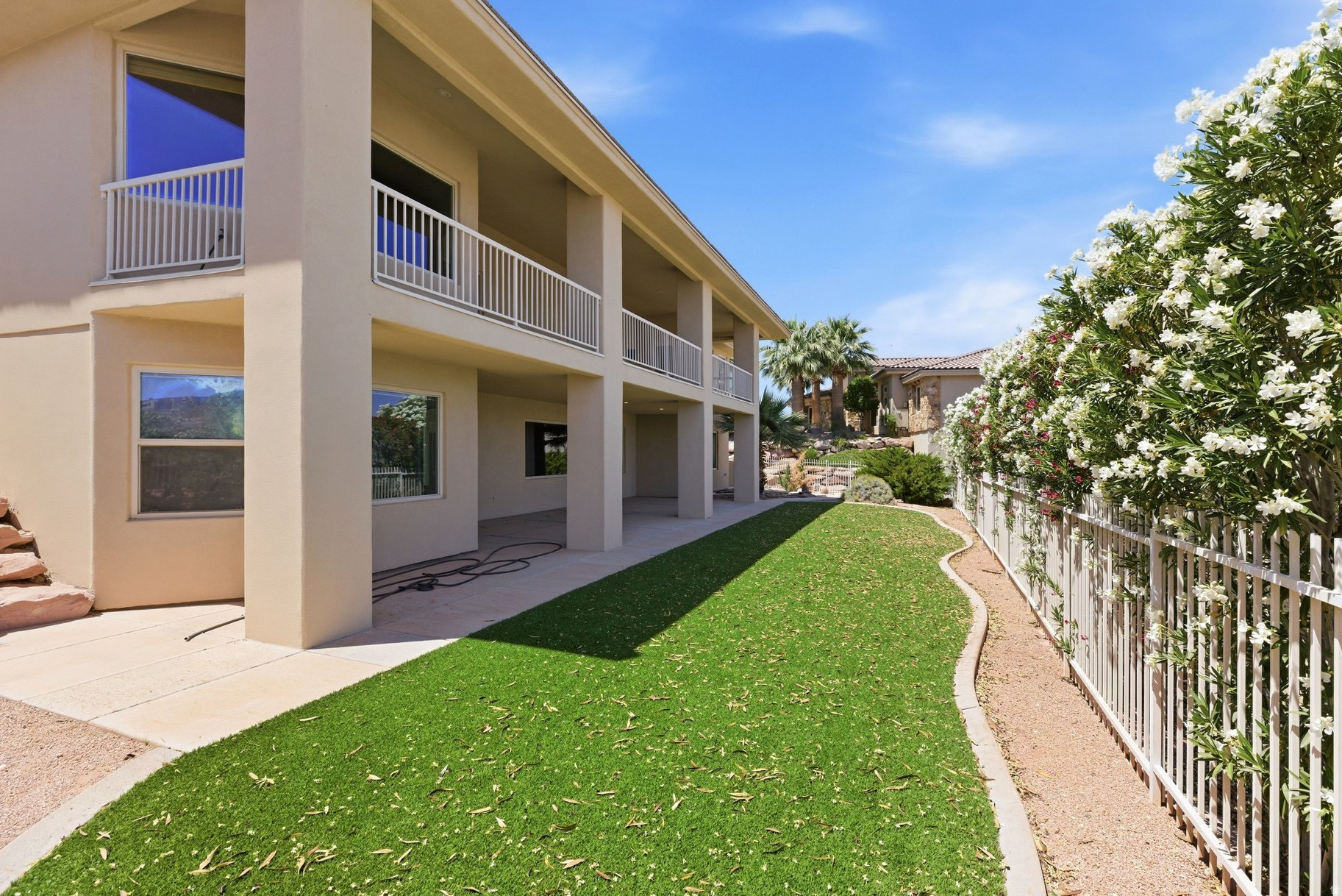 STONE CLIFF - Residential