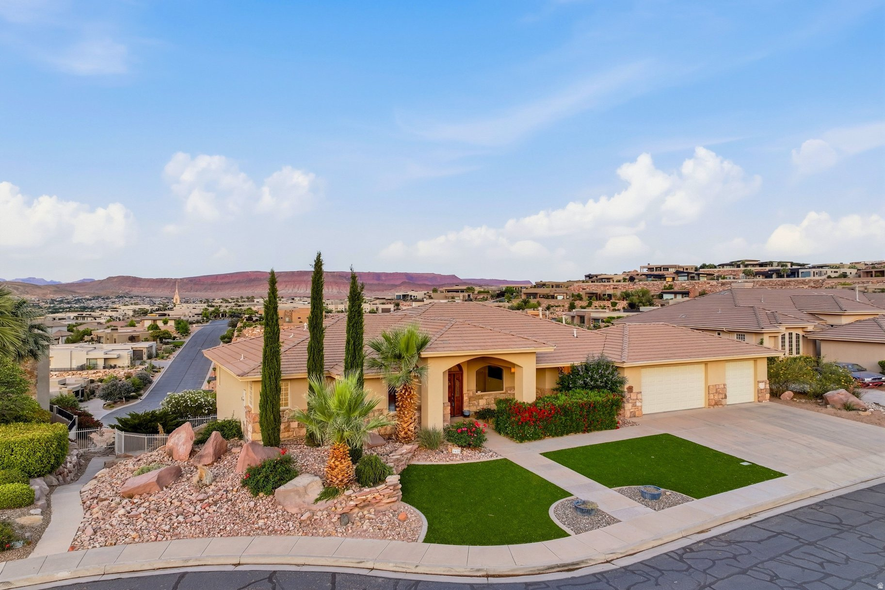 STONE CLIFF - Residential