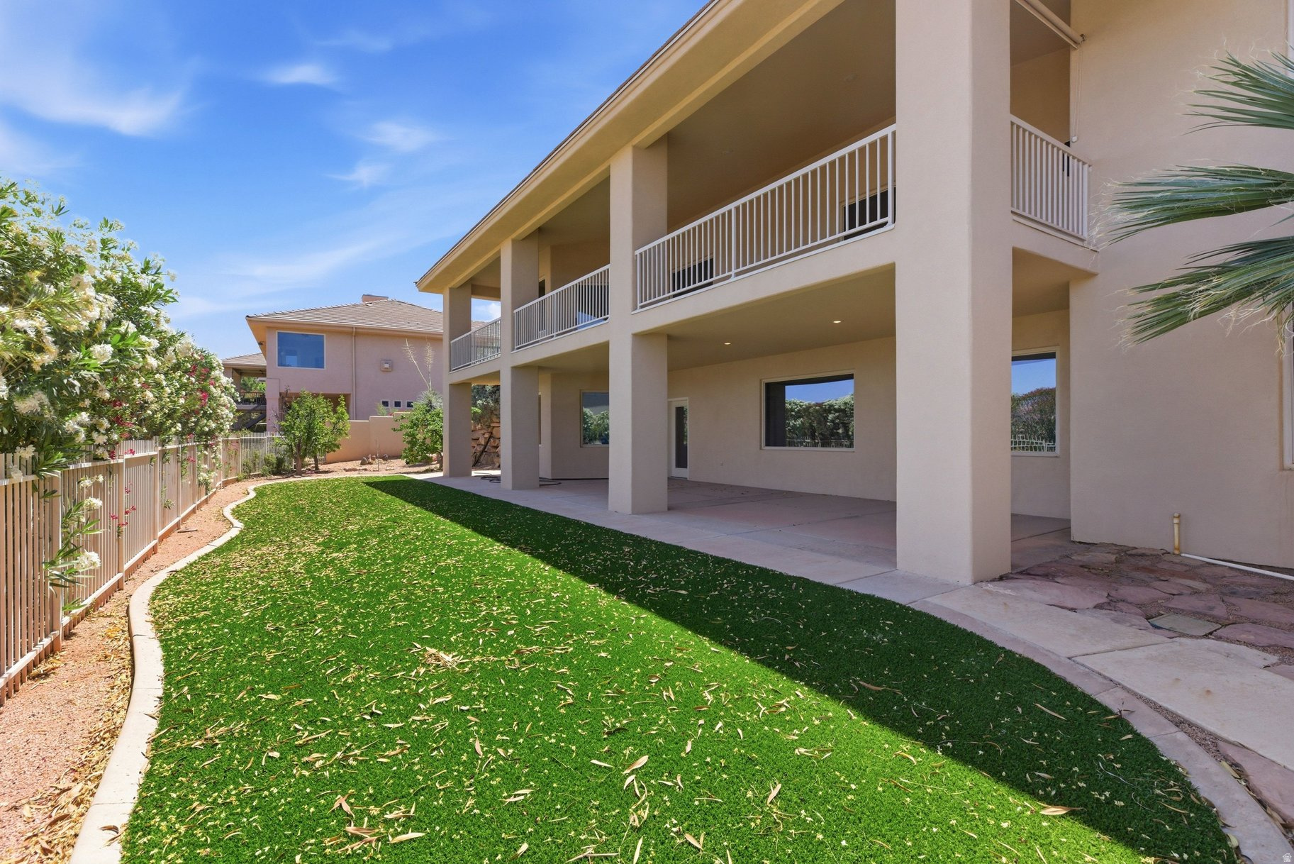 STONE CLIFF - Residential